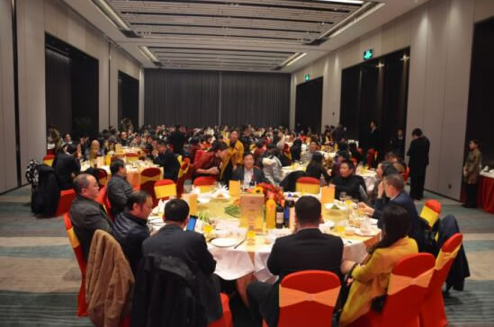 29c24e1f89219a1b4d8863c20bd20ac8 S36沙龙会新闻2.jpg